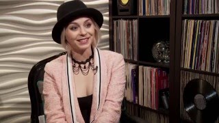 Colette Carr Talks "Play House" Single