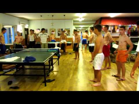 MIGOVI VO KLUBSKITE PROSTORII.mpg