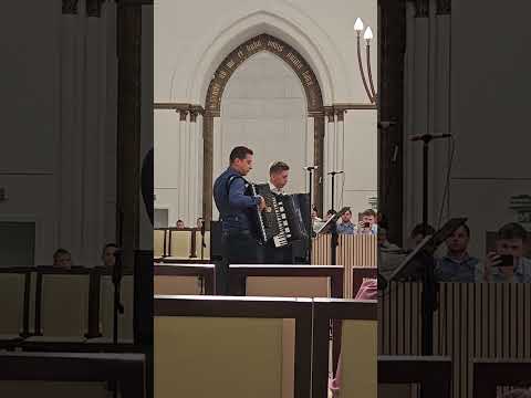 Frații Ștefan- Tu dormi liniștit între valuri