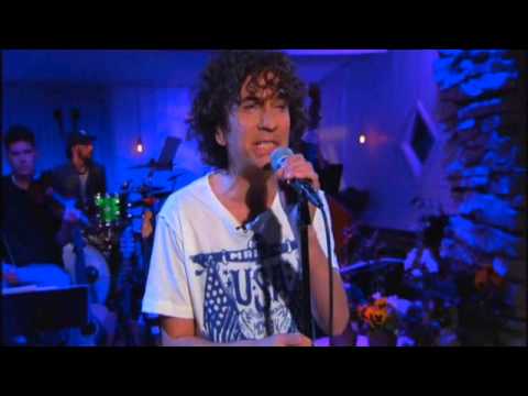 Videoclip de Försvinn ur mitt liv (You're Out of My Life) — Magnus Uggla