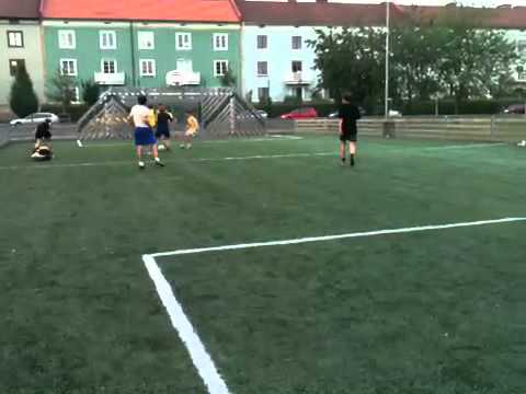 Fotboll 6 - anton(?) glidtacklar