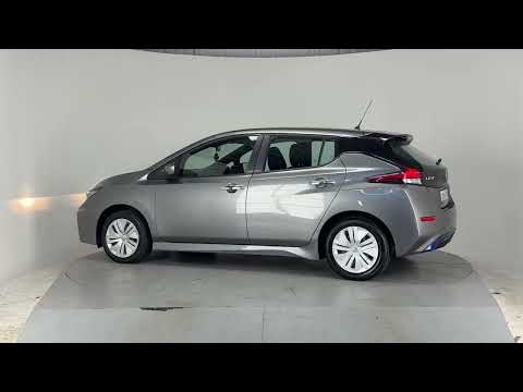 Nissan Leaf 40K EV XE 40KW COLD PK**KEYLESS START* - Image 2