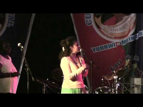 Milingimbi Festival 2009 - Sat - 02 - Malarndirri McCarthy