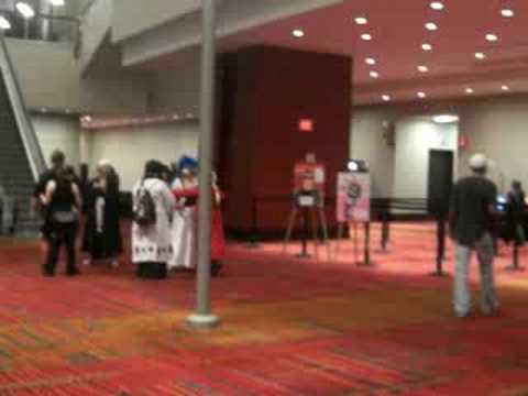 Ed Elric glomping Grimmjow @ ConnetiCon