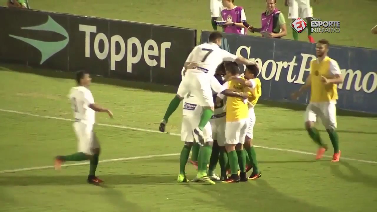 Belo gol em chute forte