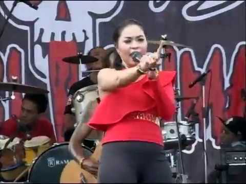 Angkara Niken Aprilia MONATA LIVE IN BUMI RENGGANIS SANTRI KUMAT 2016 LAMONGAN