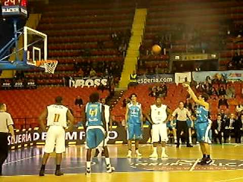 Joaquin Bonhome,Mete sus primeros puntos en la ACB