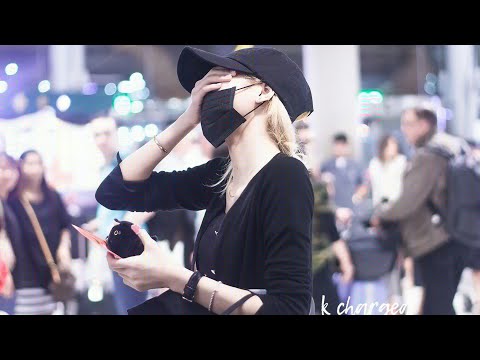 BLACKPINK Lisa Still Can’t Believe She Has Fans