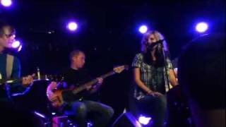 Don&#39;t Leave - Halocene