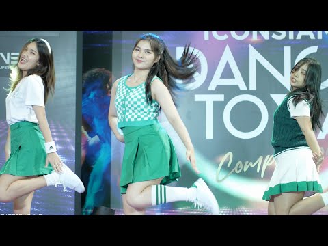 [4K] มายด์ IT'Z QUEEN dance cover ITZY - SNEAKERS @ ICONSIAM DANCETOPIA - Fancam - 9.9.2022