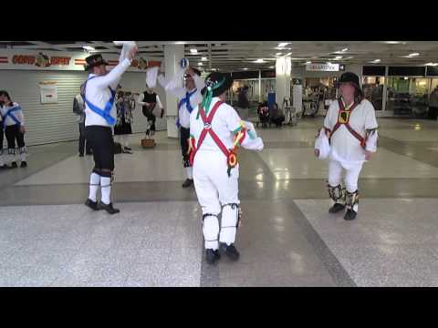 Bonny green garters danced by Gripen Morris, Linköping.