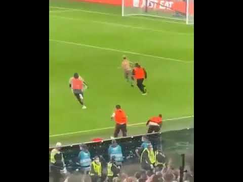 Fan invades on pitch in Euro 2020 final beetween Italy and England