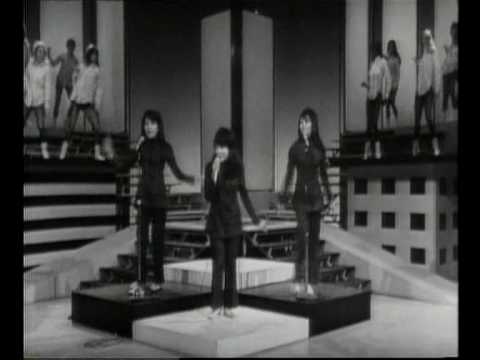 THE RONETTES - BE MY BABY (The Big TNT Show, Mid 60's)