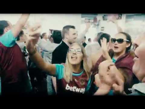 16 minutes rendition of Bubbles in the Chitty Chitty Bang Bang style - West Ham Fans at Upton Park!