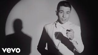 Video Cuando La Miro de Luis Coronel