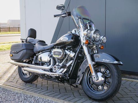 2022 Harley-Davidson FLHCS Heritage Classic 114