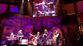 Vicci Martinez- I Want Your Kiss, Wolf Den, Mohegan Sun 3/30/14