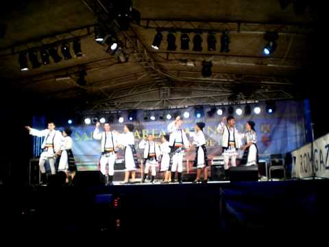 30 - SARBATOAREA DATINILOR LA RACIU - MURES - SANY1900.MOV