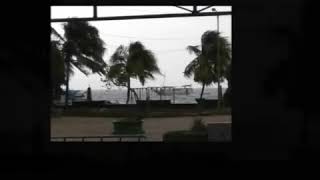 preview picture of video 'Panik!!! Detik Detik Angin Kencang Menghantam Pantai Kamali Baubau 4/1/2019'