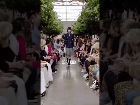 Top 10 best catwalkers💖✨ #runway #model #runwaymodel #fy #fyp #shorts