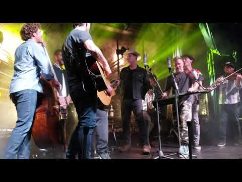 The Infamous Stringdusters with The Ghost of Paul Revere - Sittin on Top of the World