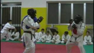 preview picture of video 'Corsi JudoNipponMartano Judo, Karate, Ju Jitsu, Arte dello Spostamento'