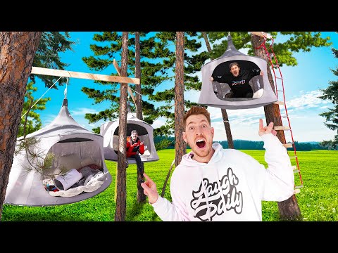 HANGING TREE HOUSE FORTS!