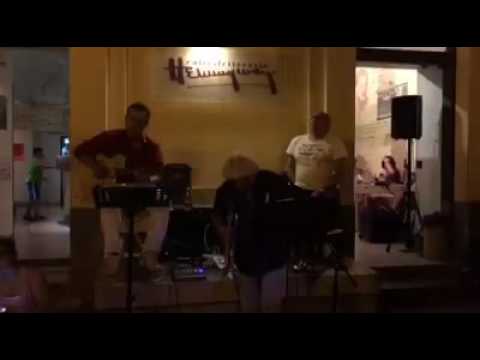 Boogie Googles live at the Hemingway Cafè Modica(Sr) Valeriano Adorno Guitar-