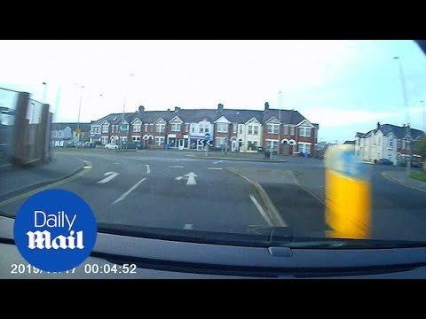 Drunk driver going crashes into roundabout at 150km/h
