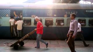 preview picture of video 'Amritsar New Jalpaiguri, Karmabhoomi Express at Ambala Cantt Railway Station on 8th November 2013'