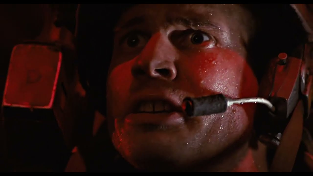 ALIENS 1986 Motion Detection Aliens Moving Through Ceiling Scene