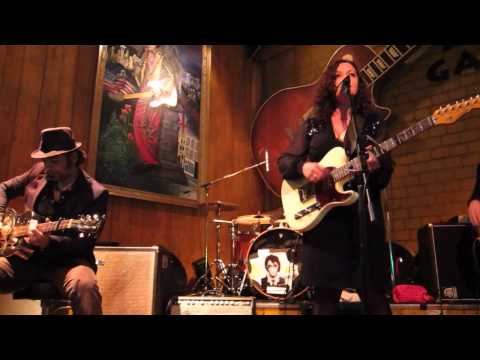 Meena Cryle & Chris Fillmore Band, Blues Garage, 09.05.2014