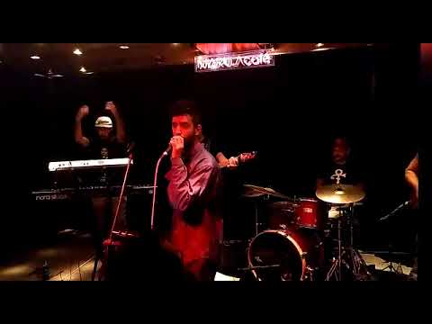 "REMEMBERING PRINCE" "THE 5 AMAZING PURPLE" AT THE MARULA 2017 10 08 sing KISS