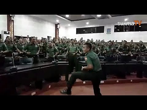 WOW  INI DIA VIDEO LANGKA YEL YEL UNIK PERWIRA TNI