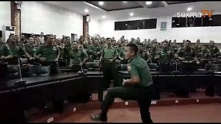 Download lagu WOW INI DIA VIDEO LANGKA YEL YEL UNIK PERWIRA TNI mp3 Download lagu WOW INI DIA VIDEO LANGKA YEL YEL UNIK PERWIRA TNI mp3