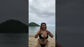bikini TikTok be like...