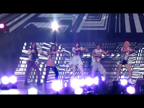 [FANCAM]120623 F(X) - NU ABO @ MUSIC BANK IN HK