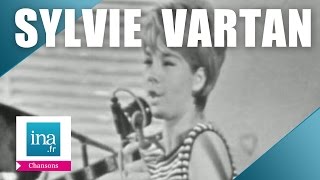 Sylvie Vartan "Les vacances se suivent" | Archive INA