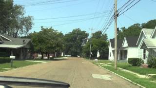 CRUISING AROUND JACKSON TENNESSEE