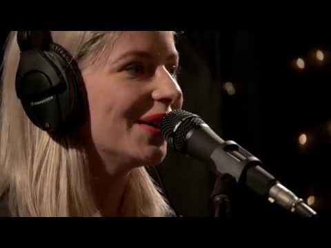 Alvvays - Ones Who Love You (Live on KEXP)