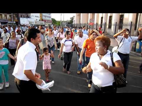 Profesores marchan al ritmo de la murga