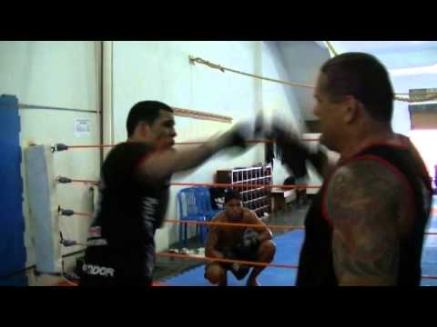 Em busca da vitória, Derley Silva treina duro para o MMA Grand Prix