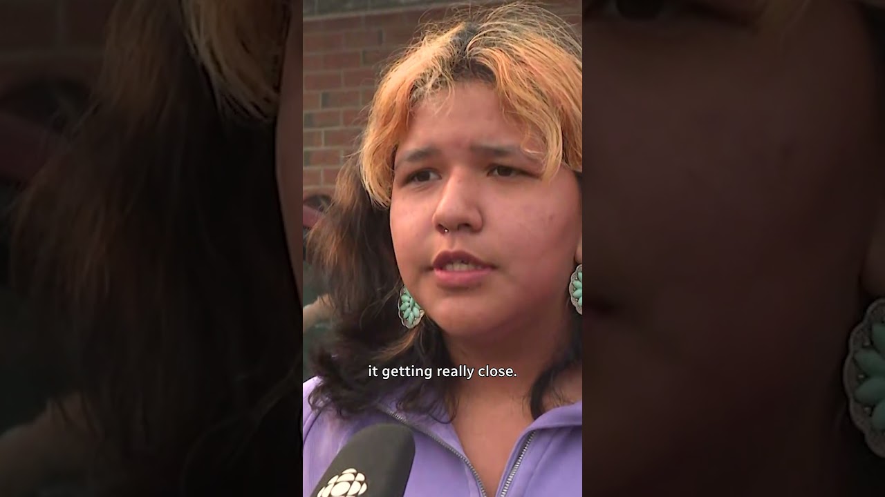 Video: Teens share accounts of boat evacuation from northern Ontario wildfires