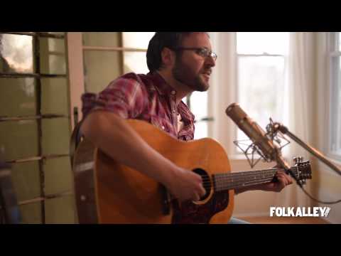Folk Alley Sessions: Robby Hecht - "Sugarland Mountain"