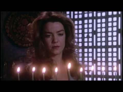 Susan Ivanova Lighting the Menorah - Babylon 5 S2E22