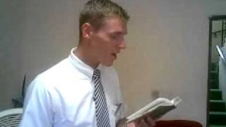 Elder Smith canta himno "La luz de la verdad"