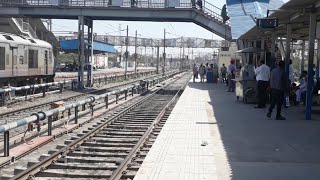 preview picture of video 'LIVE FROM AMBALA CANTT(UMB), Coupling of 22926 to 12926 Paschim exp'