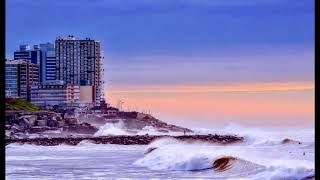 Ein Hotel am Meer
