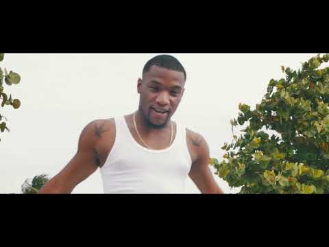 Quincy - Love Me Ft. Jaido (Prod. InternetProduction)❤️