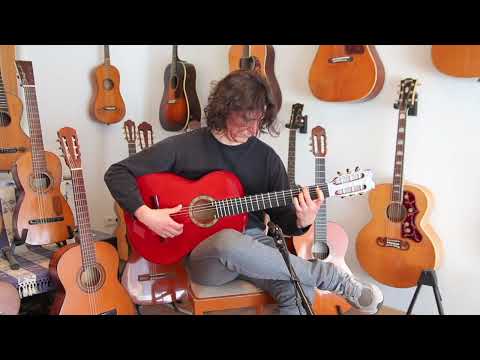 Emilio Fernandez 2021 Flamenco Guitar - media luna headstock and Hermanos Conde sound!